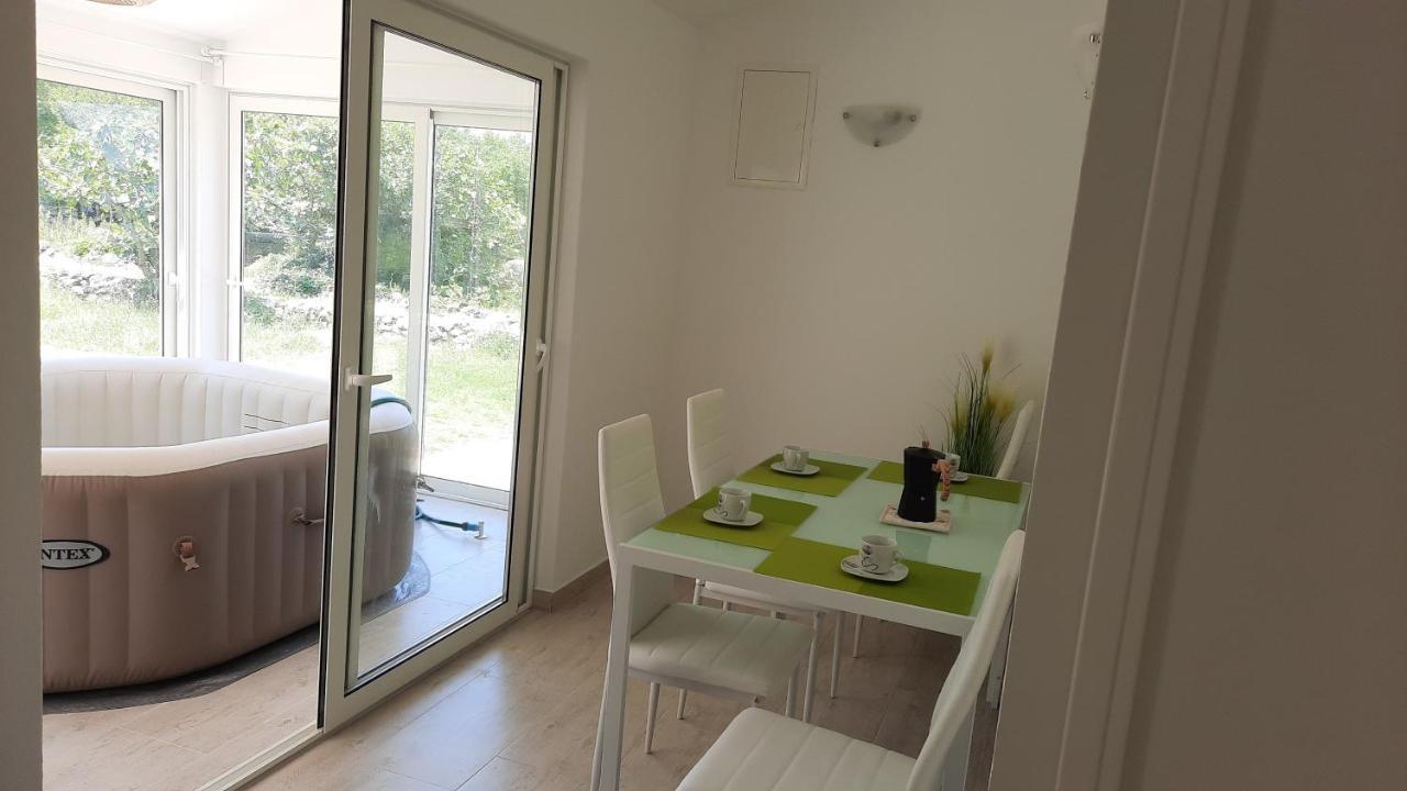 Holiday House Vela Vrta Sveti Ivan Dobrinjski ภายนอก รูปภาพ