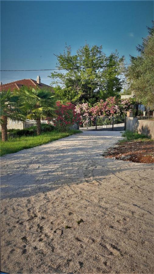 Holiday House Vela Vrta Sveti Ivan Dobrinjski ภายนอก รูปภาพ