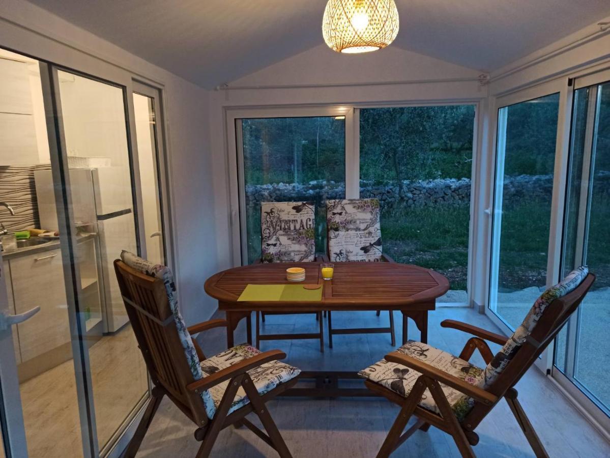 Holiday House Vela Vrta Sveti Ivan Dobrinjski ภายนอก รูปภาพ