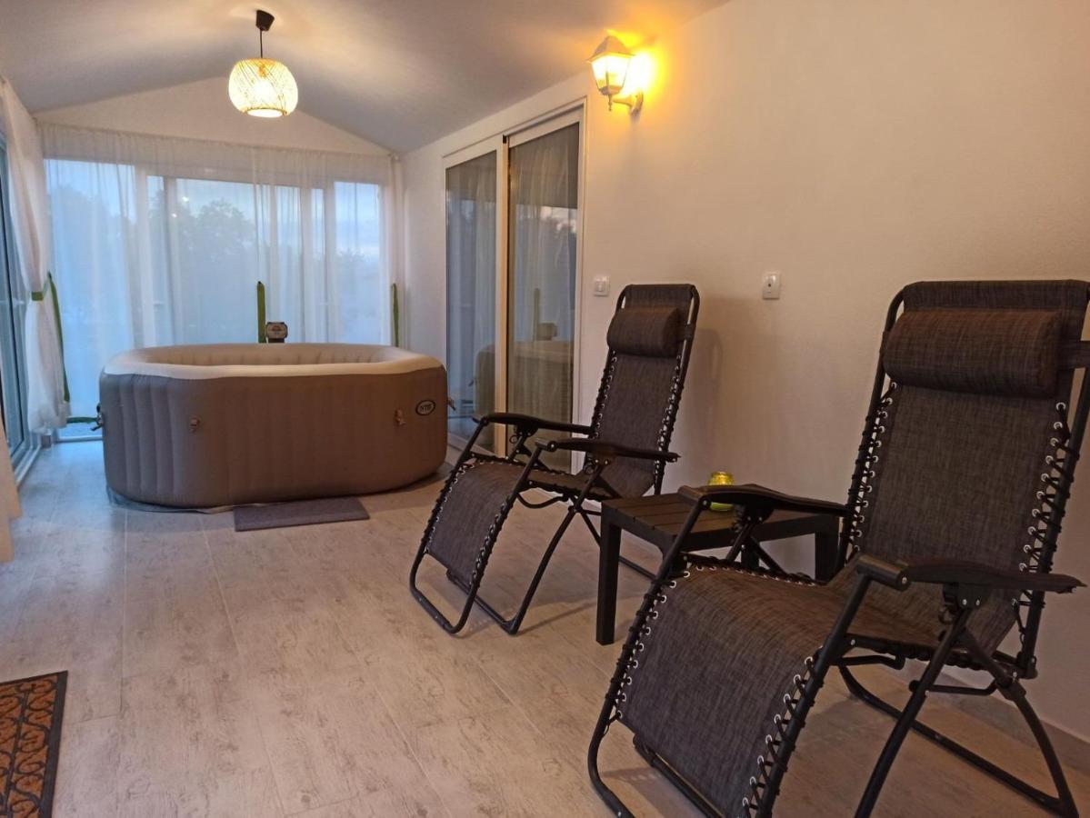 Holiday House Vela Vrta Sveti Ivan Dobrinjski ภายนอก รูปภาพ